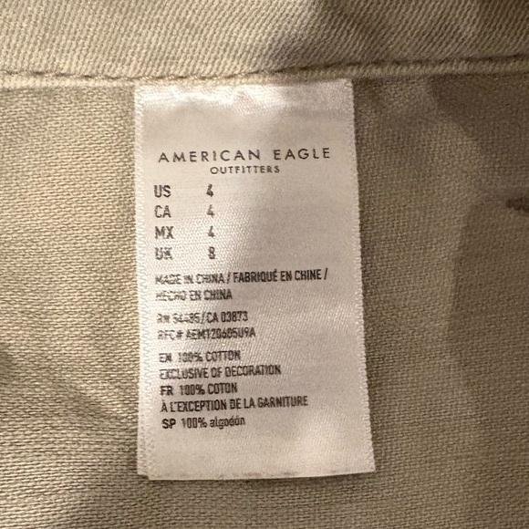 American Eagle Frayed Hem High Waisted Shorts | Size: 4 - Picture 4 of 4